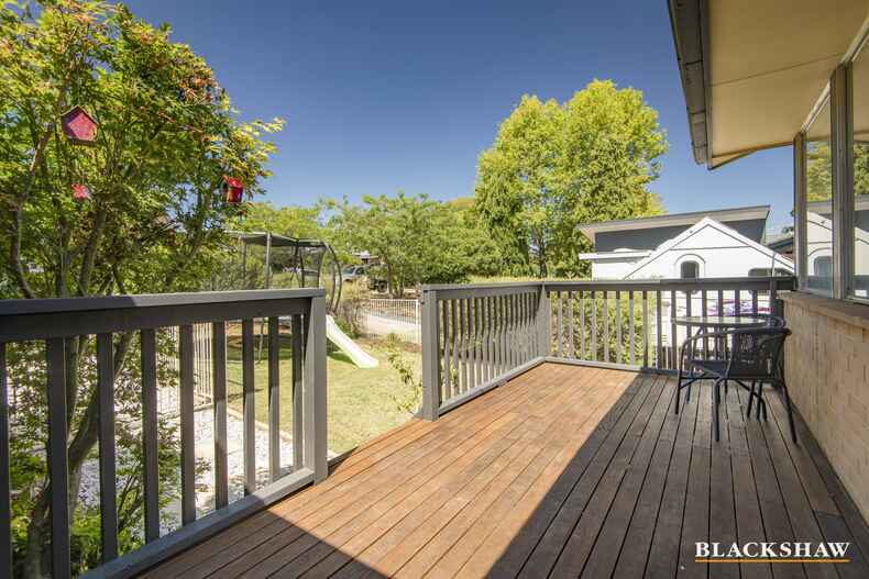 18 McCabe Crescent Holt 18 McCabe Crescent Holt