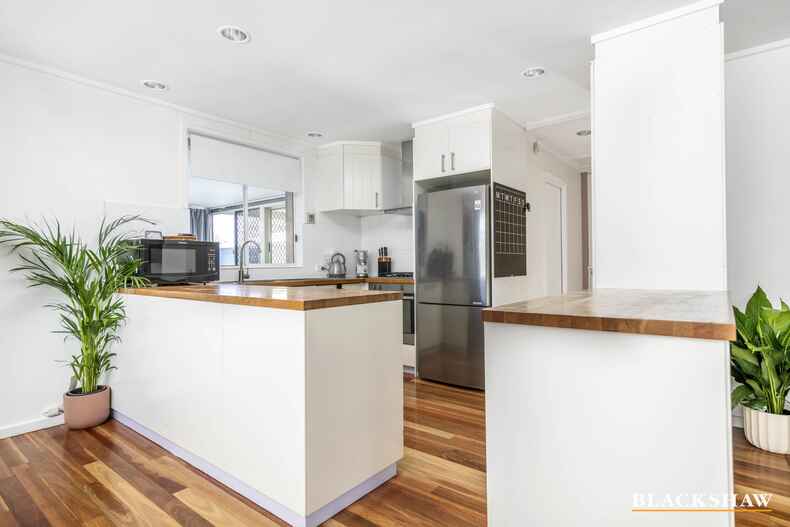 18 McCabe Crescent Holt 18 McCabe Crescent Holt