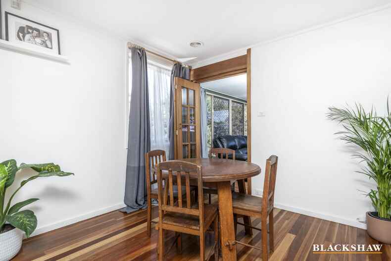 18 McCabe Crescent Holt 18 McCabe Crescent Holt