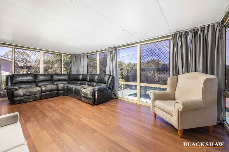 18 McCabe Crescent Holt 18 McCabe Crescent Holt