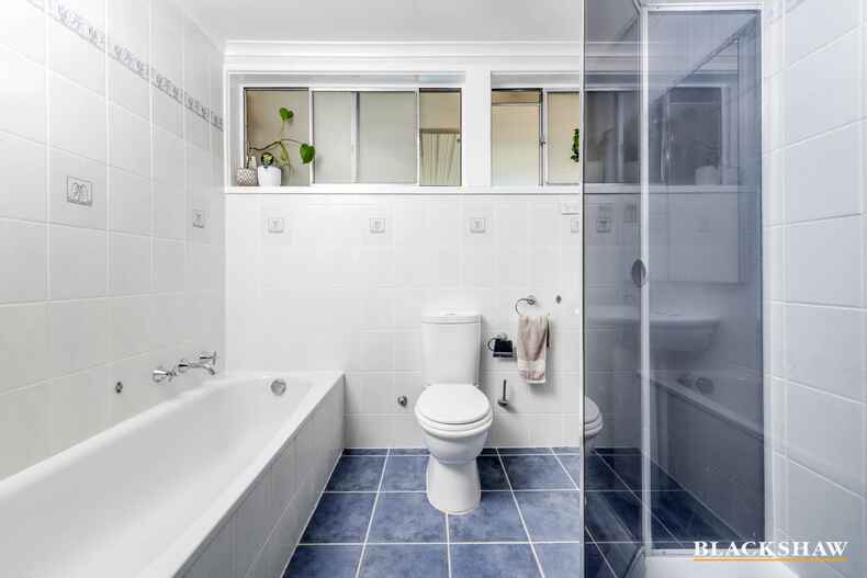 18 McCabe Crescent Holt 18 McCabe Crescent Holt