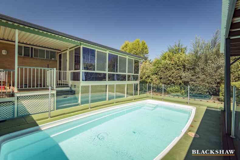 18 McCabe Crescent Holt 18 McCabe Crescent Holt