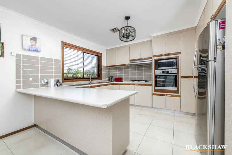 108 Ratcliffe Crescent Florey 108 Ratcliffe Crescent Florey