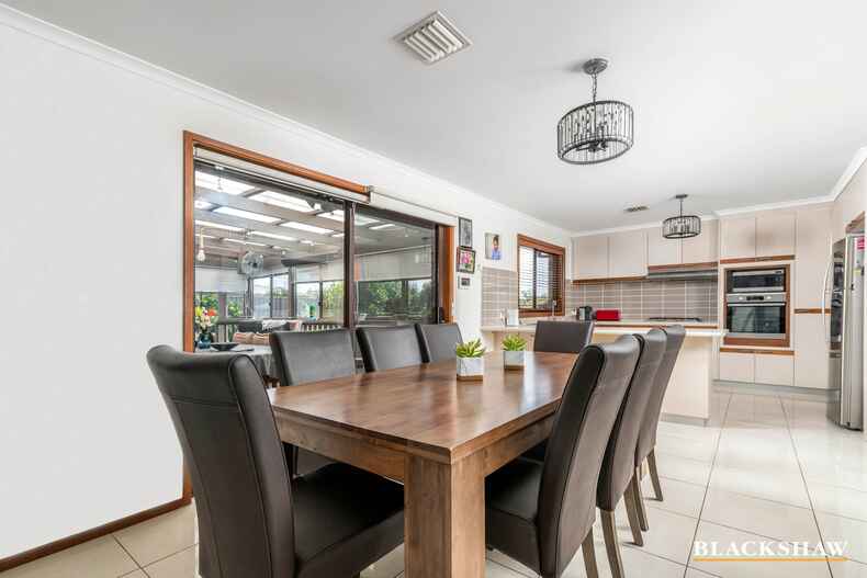 108 Ratcliffe Crescent Florey 108 Ratcliffe Crescent Florey