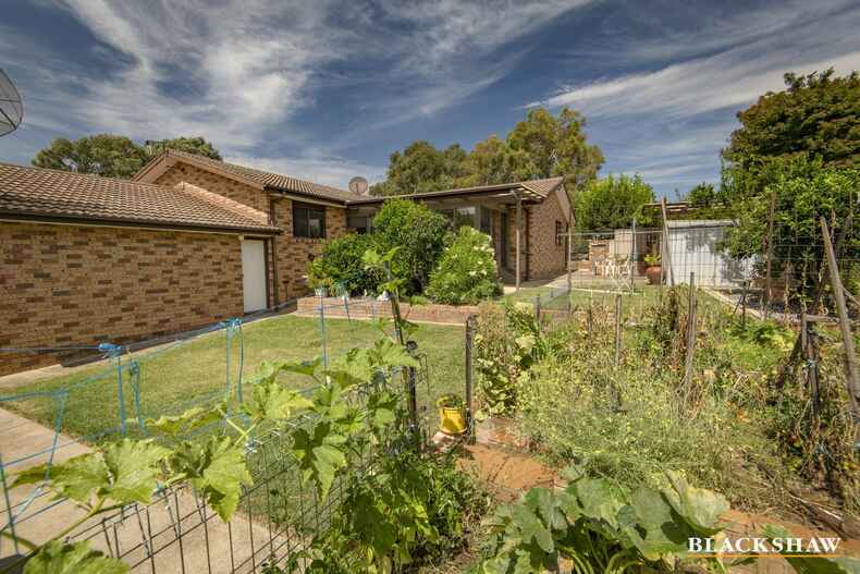 108 Ratcliffe Crescent Florey 108 Ratcliffe Crescent Florey
