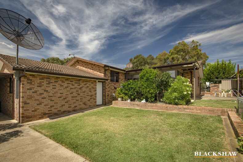 108 Ratcliffe Crescent Florey 108 Ratcliffe Crescent Florey