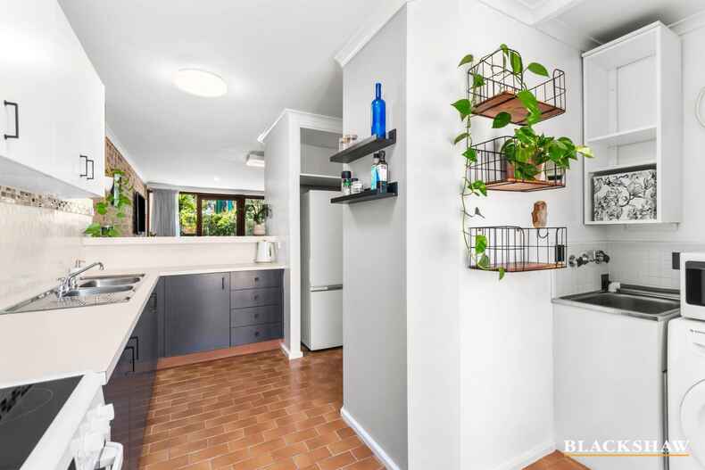 8/1 George Bass Drive Batehaven