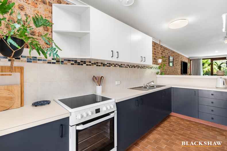 8/1 George Bass Drive Batehaven