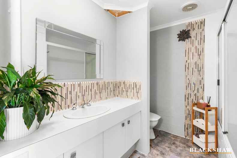 8/1 George Bass Drive Batehaven