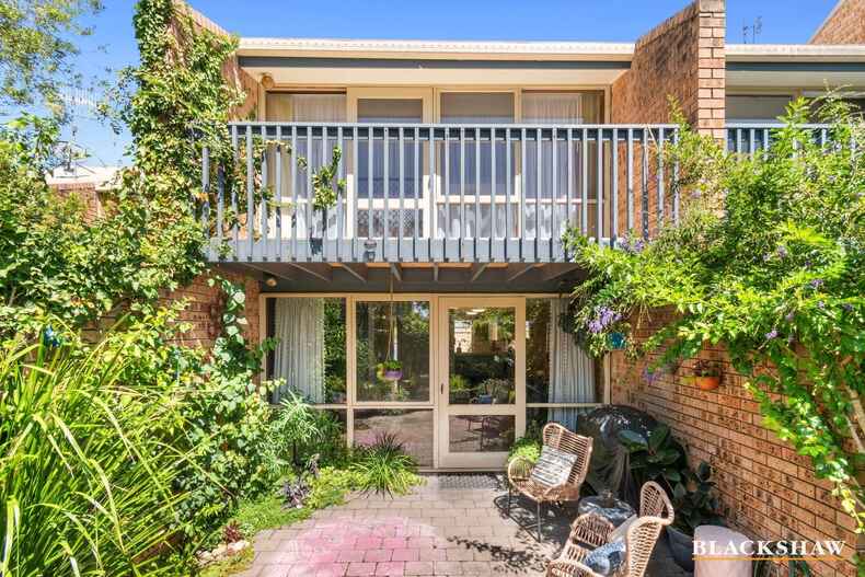 8/1 George Bass Drive Batehaven