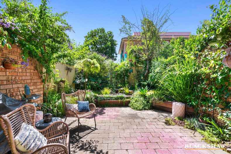 8/1 George Bass Drive Batehaven