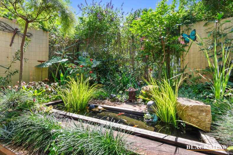 8/1 George Bass Drive Batehaven