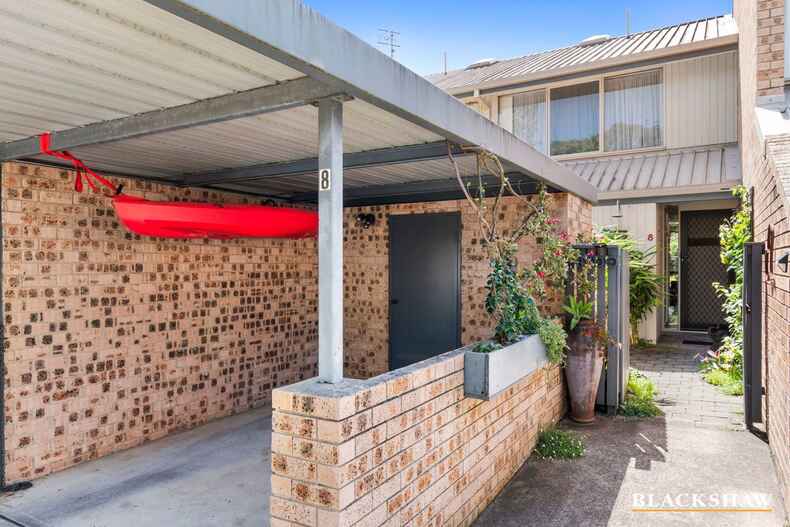 8/1 George Bass Drive Batehaven