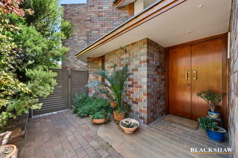 14 Fergusson Crescent Deakin 14 Fergusson Crescent Deakin
