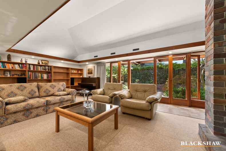 14 Fergusson Crescent Deakin 14 Fergusson Crescent Deakin