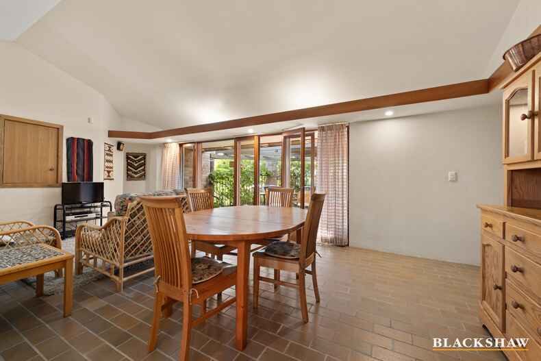 14 Fergusson Crescent Deakin 14 Fergusson Crescent Deakin