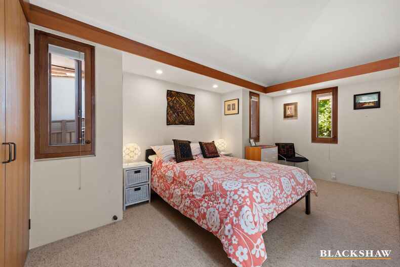 14 Fergusson Crescent Deakin 14 Fergusson Crescent Deakin