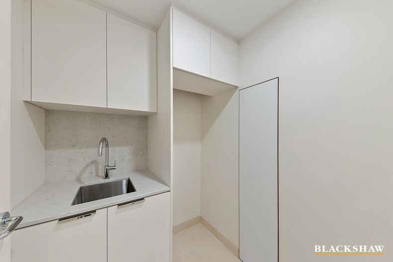 11/22 Canberra Avenue Forrest