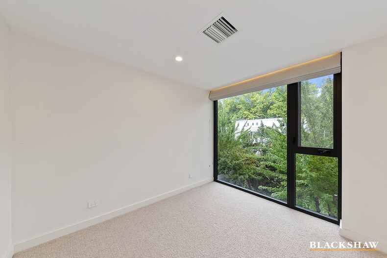11/22 Canberra Avenue Forrest