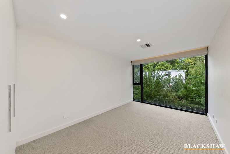 11/22 Canberra Avenue Forrest