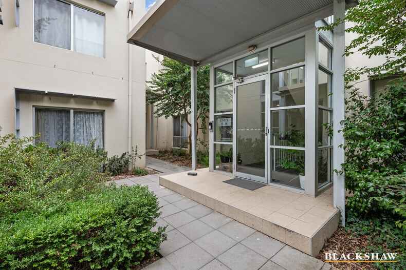36/15 Fox Place Lyneham