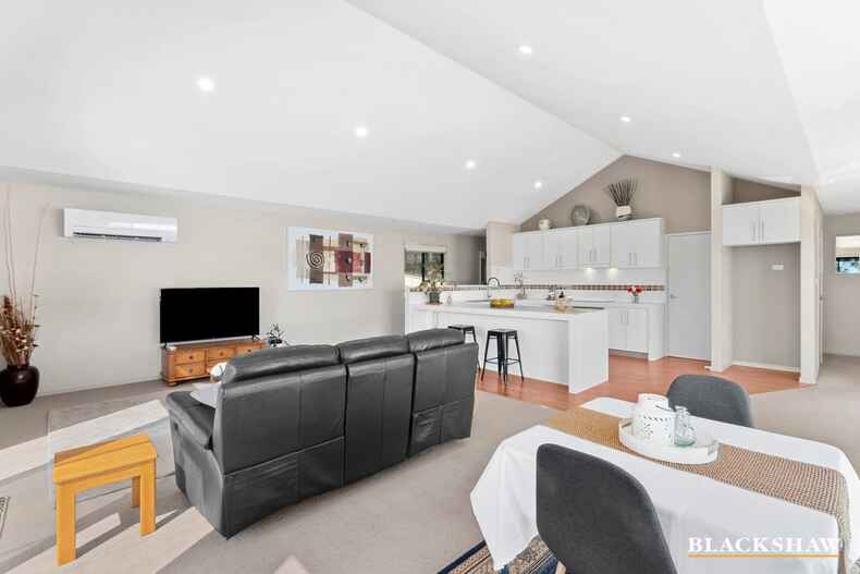 1/3a Eric Fenning Drive Surf Beach