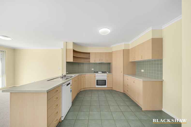 22 Freestone Crescent Jerrabomberra