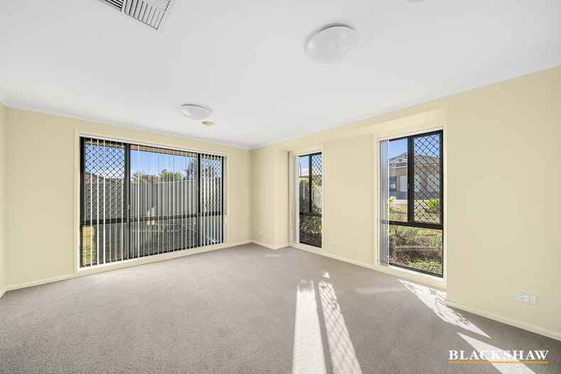 22 Freestone Crescent Jerrabomberra