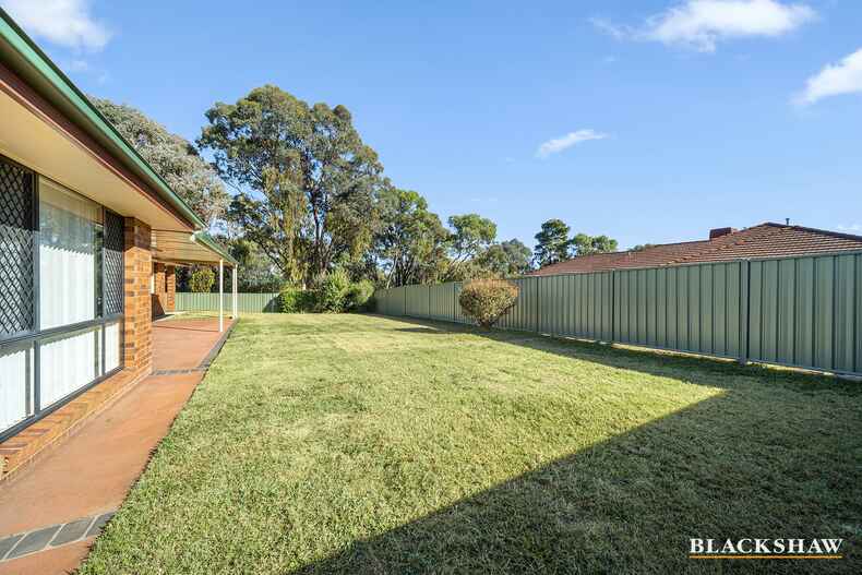 22 Freestone Crescent Jerrabomberra