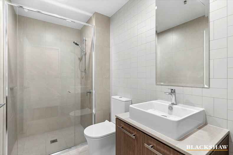 17/9 Irving Street Phillip