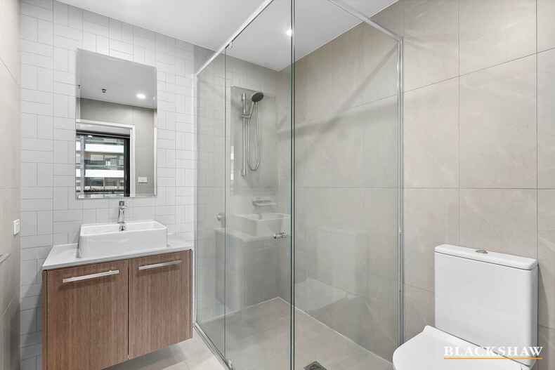 17/9 Irving Street Phillip