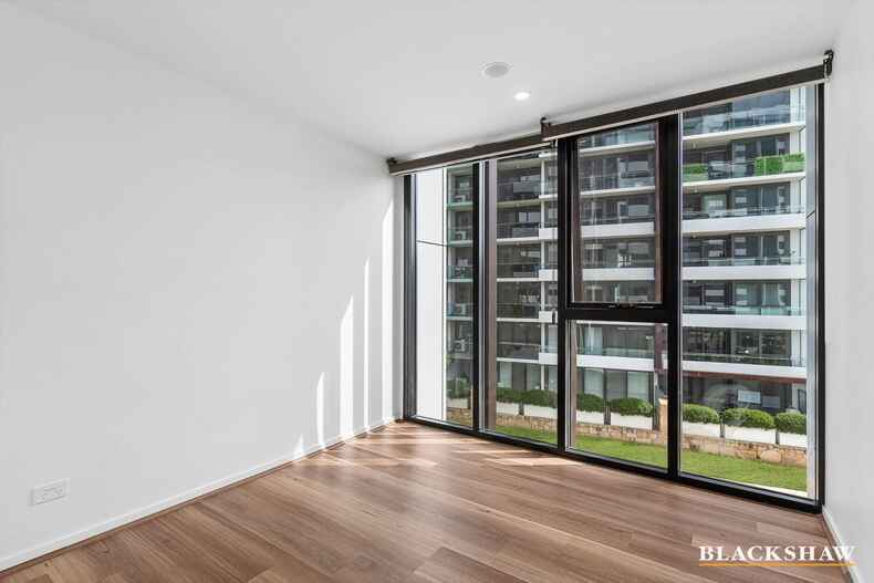 17/9 Irving Street Phillip