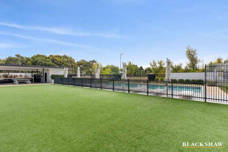 17/9 Irving Street Phillip