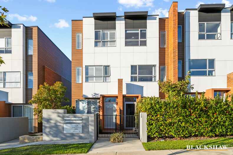 53/124 John Gorton Drive Coombs