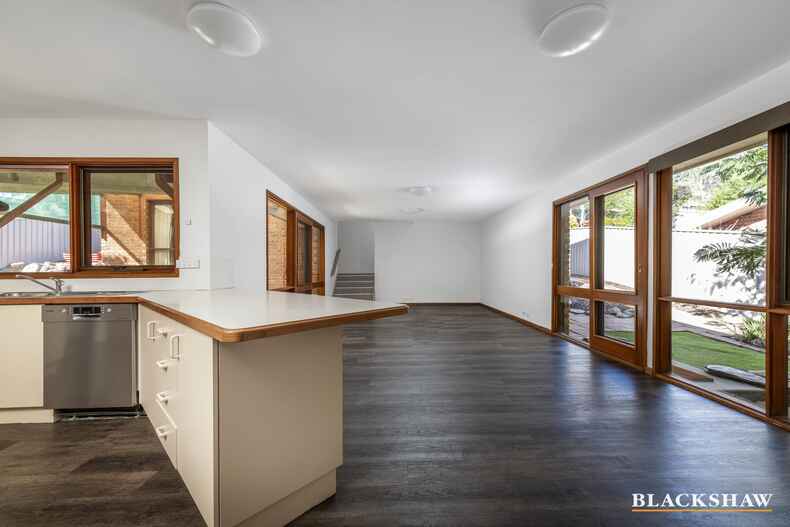 6 Eltham Place Theodore
