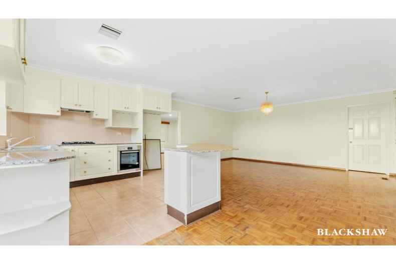 5 Timbarra Crescent O'Malley