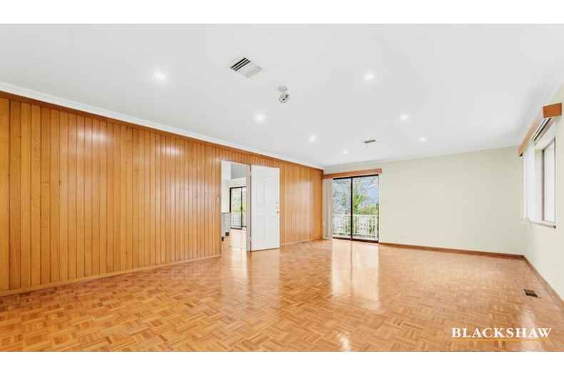 5 Timbarra Crescent O'Malley