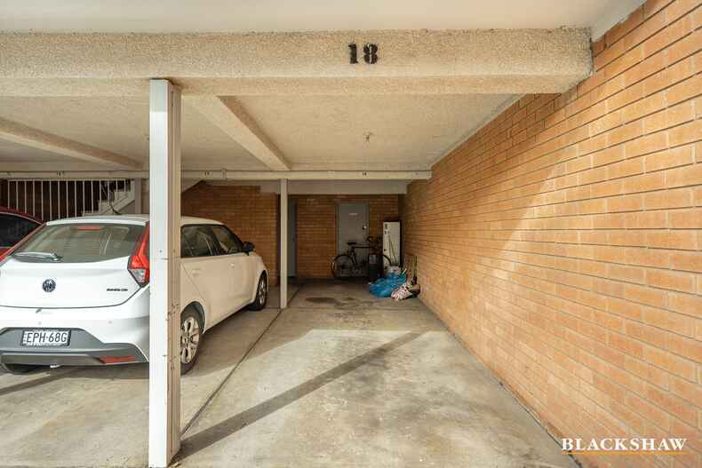 18/9 Crest Road Queanbeyan