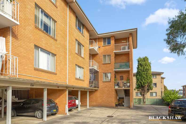 18/9 Crest Road Queanbeyan