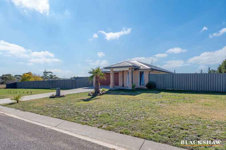 3 Lark Close Collector 3 Lark Close Collector