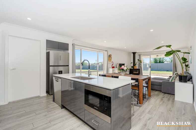 3 Lark Close Collector 3 Lark Close Collector