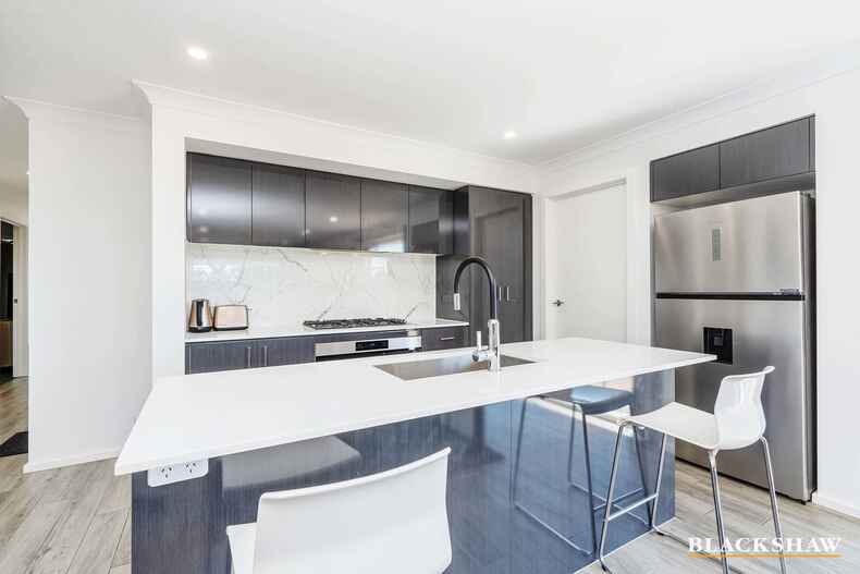 3 Lark Close Collector 3 Lark Close Collector