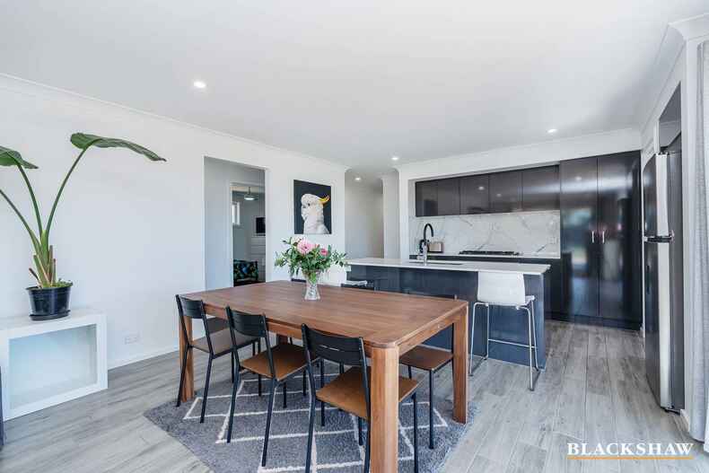 3 Lark Close Collector 3 Lark Close Collector