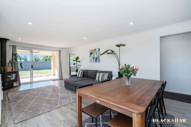 3 Lark Close Collector 3 Lark Close Collector