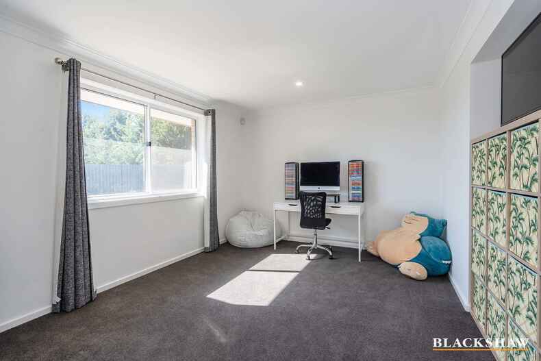 3 Lark Close Collector 3 Lark Close Collector