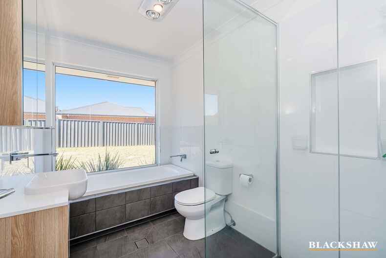 3 Lark Close Collector 3 Lark Close Collector