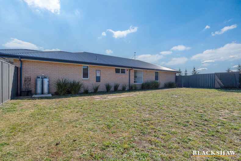 3 Lark Close Collector 3 Lark Close Collector