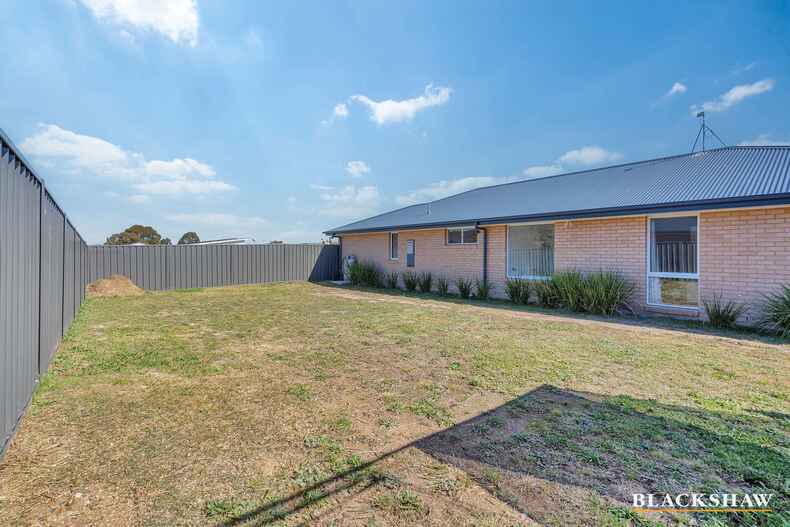 3 Lark Close Collector 3 Lark Close Collector