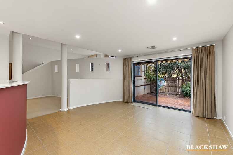 4/33 Gooreen Street Braddon