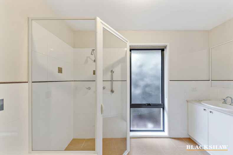 4/33 Gooreen Street Braddon